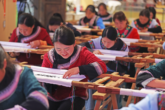 何以重庆 | 彭水：石榴花开乌江畔