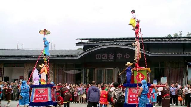 渠县：国家级非遗进景区 多彩假日畅享美好生活