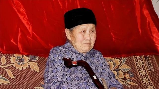 湖南老人活127岁，从清朝一直到2020年，13个子女却无人活过18岁