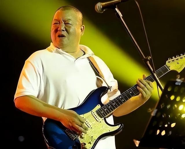 她连上5次春晚，私下却和恩师同居怀孕被骗流产，今57岁依然单身