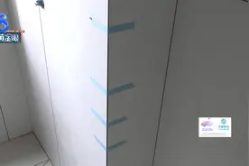 贴了这个瓷砖，她说“一生黑”图片