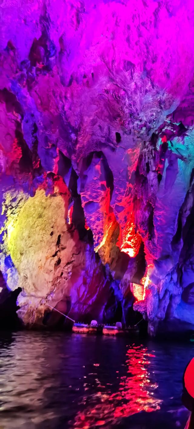 贵州:漫游安顺神奇龙宫!