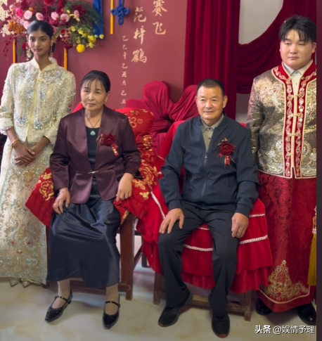 吃相太难看！借着婚礼“捞金”的百万网红小黑妮，终究是自食其果