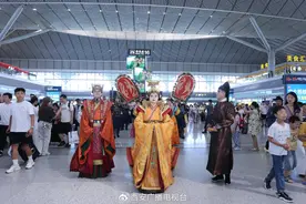 迎八方宾客，享盛唐礼遇！唐乐宫大唐女皇仪仗“穿越闪现”西安北站图片