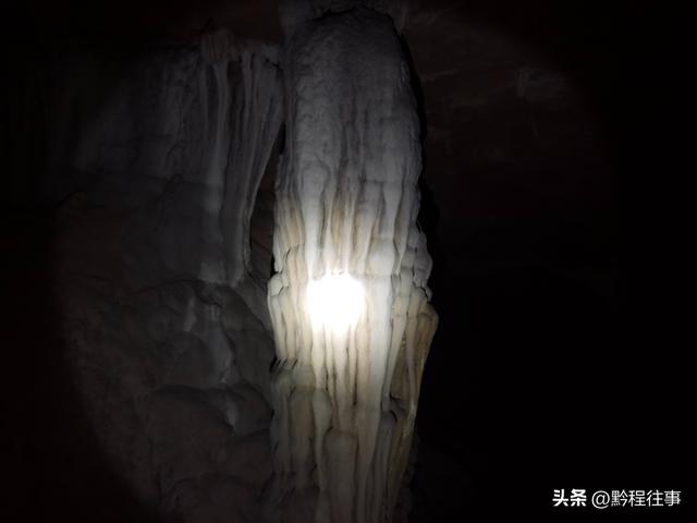 探险贵州深山原始溶洞，遇见一个躲匪洞、一座红军坟
