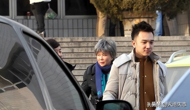 钱再多也没用！64岁身价千万的蔡明如今现状，给中年女人提了个醒