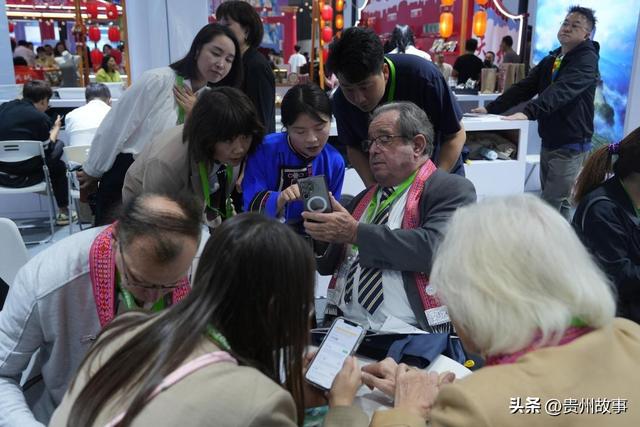 这个冬天：2025旅交会上“多彩贵州风”吹暖全球