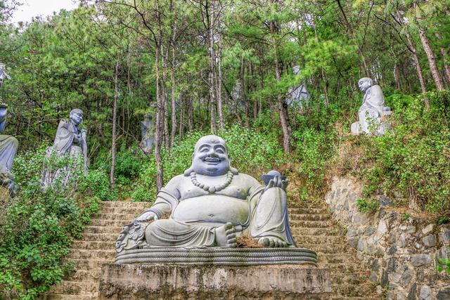 到云南游玩，去过这9个绝美古寺再离开吧！人气都超旺，祈福灵验