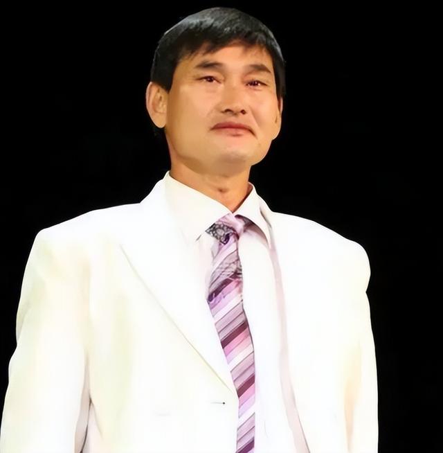 于文华也没想到，大衣哥爆红14年后	，如今终于过上了理想生活