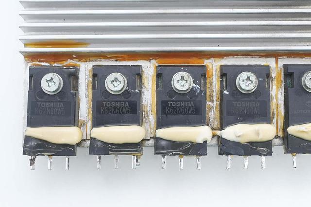 重达18斤的大块头，内部全是灰，麦格米特15kW充电模块拆解
