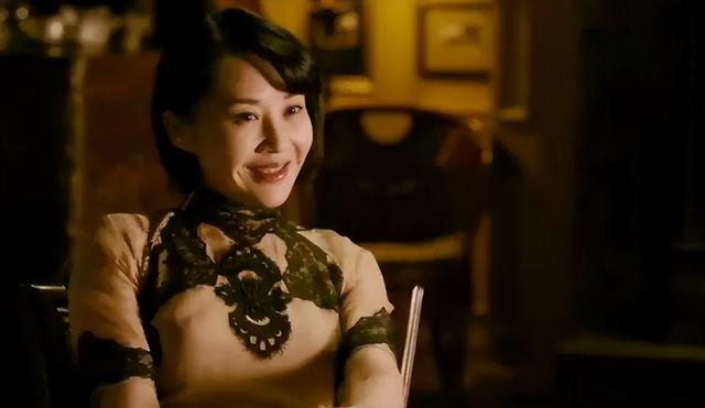 秦岚的胸，李小冉的腿，殷桃的腰，这些中年女星简直迷死人