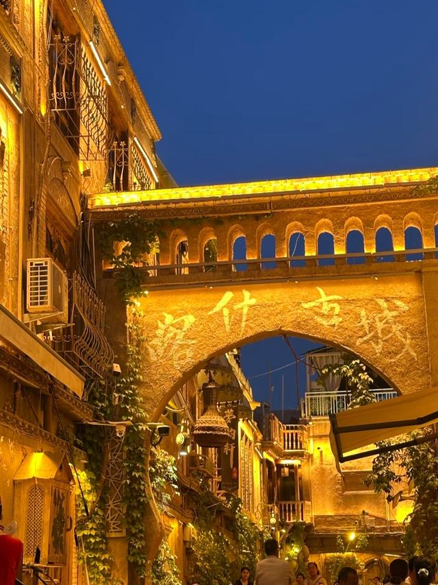 我爱旅游，去了趟喀什，不说假话，这里的景色和我们那还真不一样