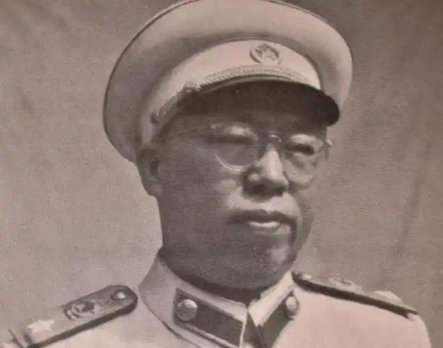 罗荣桓建议贺龙当国防部长,毛主席:让贺老总当军委第二副主席吧