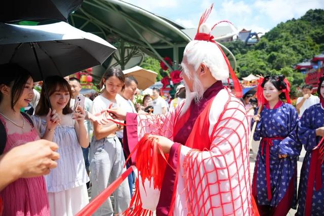心动了无数次！男神@故里 领衔花美男舞动观音山，浪漫指数爆棚