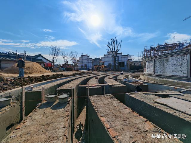 云梦祥云湾：徽派园喷泉舞台建设忙 将与老街联动焕新