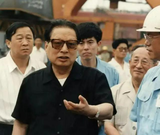 他是中央组织部原部长，69岁官至正国级，长子如今是全国政协委员