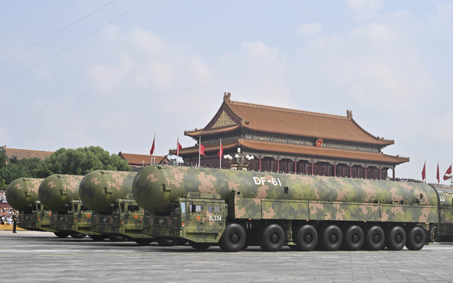反华势力出现？93阅兵期间，多人公开诋毁中国，内容荒诞身份特殊