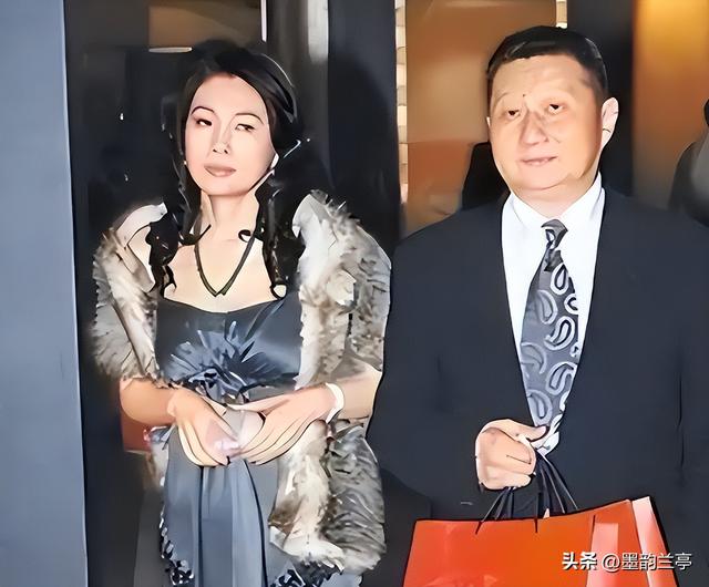 包养情人无数，娶初中同学女儿为妻，玩老婆闺蜜，孙道存有多放荡