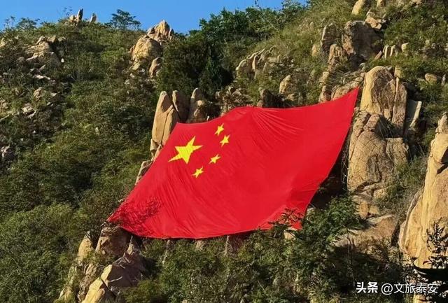 云中漫步、 彩虹滑道、飞拉达攀登……九女峰8大亮点爽完整个假期！