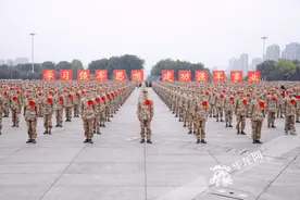 视频 | 你去参军！我守家园！纵然不舍也无怨无悔图片