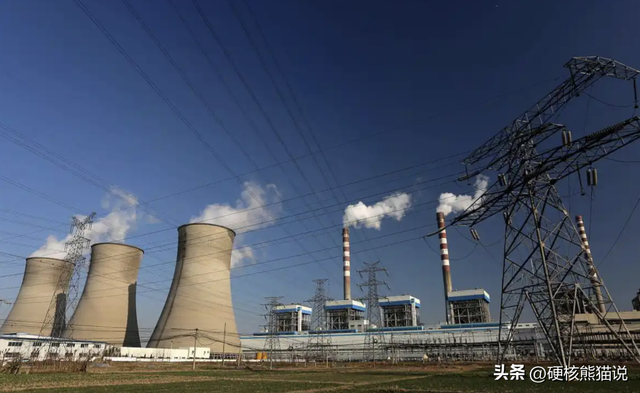 美国电力不靠谱	，马斯克押注太空算力，能颠覆商业航天市场吗？