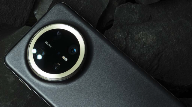 传麒麟9030上身？华为 Mate80 Pro真机曝光：圆形相机岛＋双LED双闪