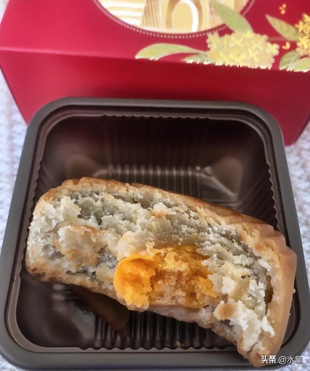 北方人请回避，给南方人看看怎么吃月饼——与辉同行定制月饼品鉴