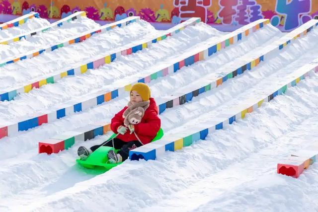 2万㎡超大雪场敞开玩儿！龙潭冰雪节焕新升级→
