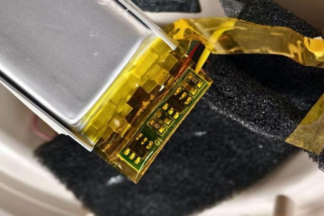 头戴式耳机翻车记，拆解完直接报废！漫步者W820NB用料真…