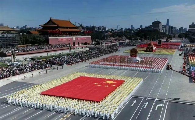 中国93大阅兵为何不在国庆节举行，而是定在9月3日？这其中暗藏最精妙的谋略！日媒：这是展示战胜国的实力！