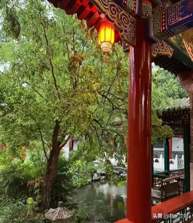 李湘在平台晒自家北京小院，大到让网友以为是景区，真的太有钱了