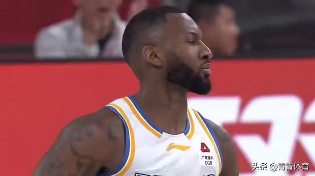 1分险胜！87-86绝杀复仇，北京男篮五人上双，赛场火爆