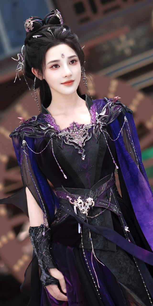 女演员长相有多重要？看《暗河传》35岁彭小苒和26岁杨雨潼就知道