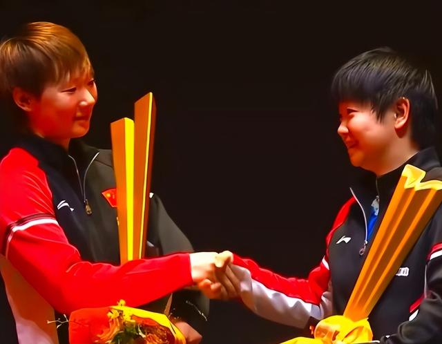 王曼昱获得双冠军才两天，饭圈就来了 她和孙颖莎一个举动破除流言