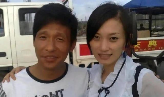 牡丹花下死，做鬼也风流！如今，谁也劝不了“抛妻娶粉”的宋小宝