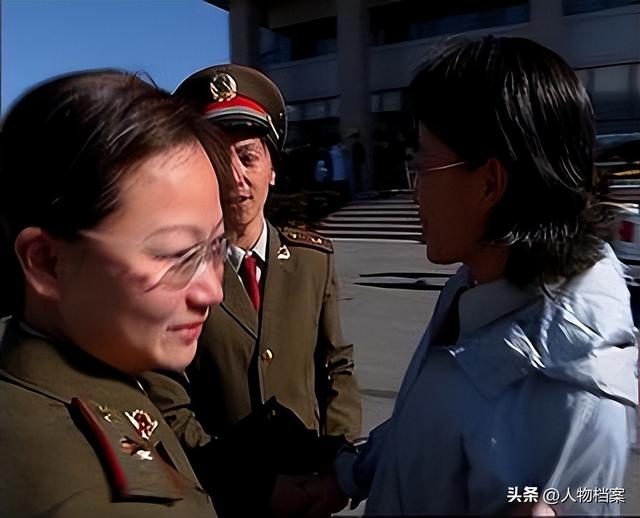 聂海胜妻子：在丈夫上太空前提出离婚	，其中究竟隐藏了多少辛酸？