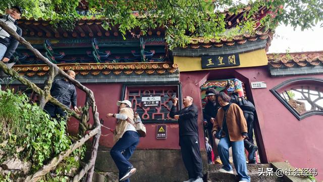 滇中一佳境！西山龙门凭 “奇绝险幽” 传 “身价百倍”