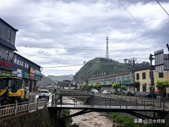神奇的避暑胜地，拥有5大草原的陕甘交界小镇，现在还有些原生态
