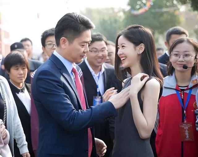 婚变传闻真相大白不到半月，章泽天高调官宣喜讯，终于等到这一天