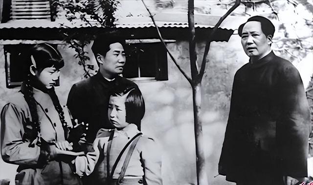 毛岸英牺牲与彭德怀有没有关系？毛主席一句话，道出不为人知真相