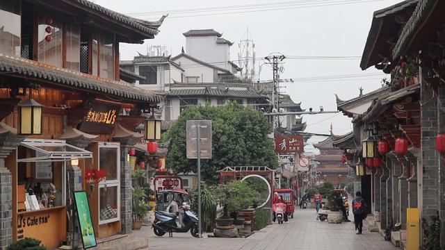 云南千年古镇，唐代开通国际贸易通道，四季如春旅居地，动车直达