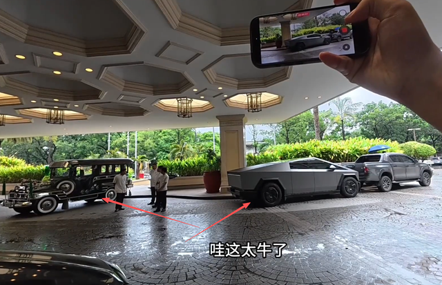 博主体验菲律宾生活，富人一餐500，穷人吃二手炸鸡，3平方睡10人