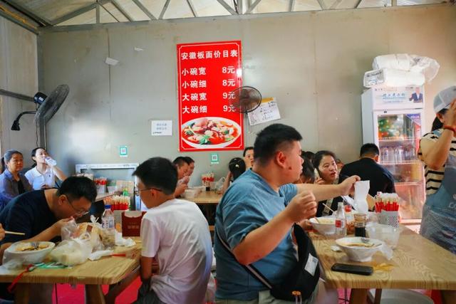这座拥有超绝松弛感的省会城市，好吃到我想安利给所有人