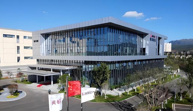 被打疼了？荷兰约见中方高层，但偏偏不道歉，中方掀开第二张底牌