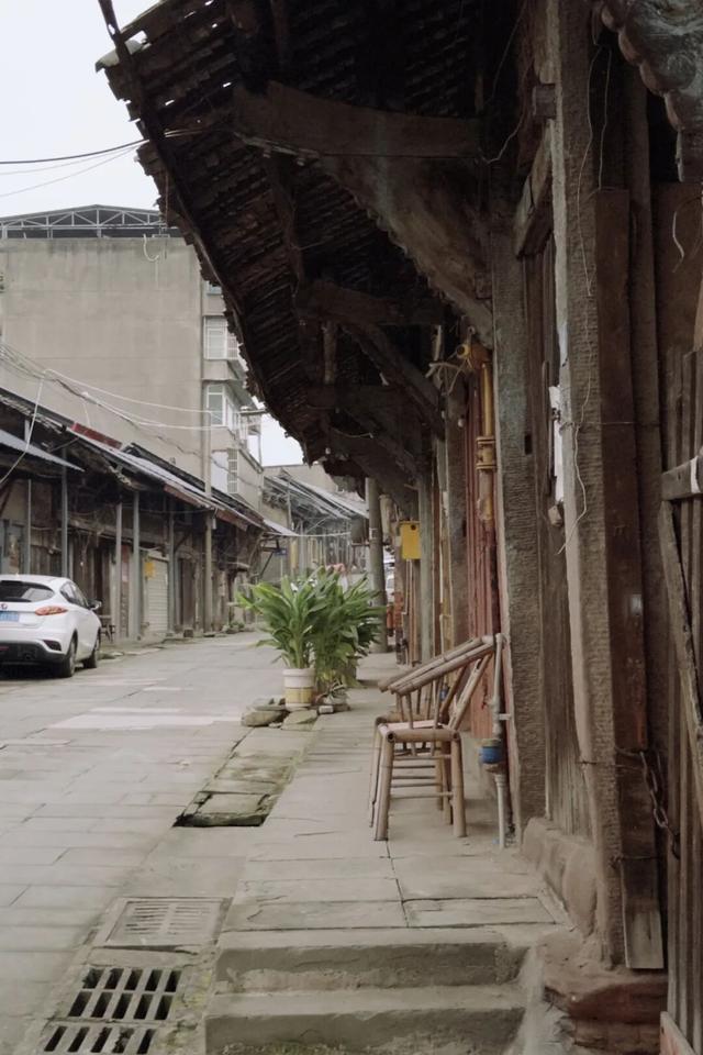 从成都出发，在龙泉山东麓邂逅一座千年场镇的温柔