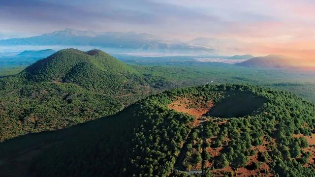 惊喜云南 | 在腾冲火山地质公园，触摸神奇的地质史诗
