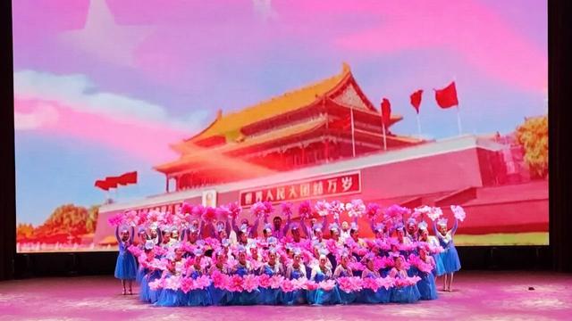 走进校园收获多·旅游文化展风采