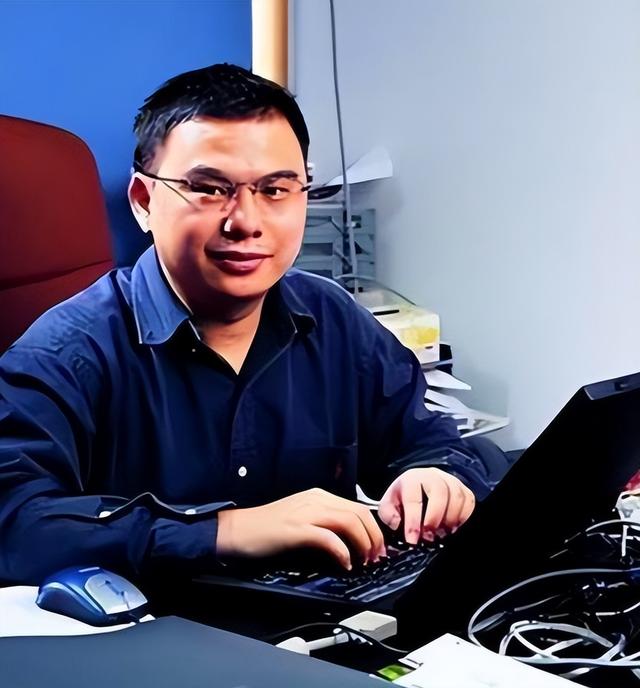 他身家几百亿却只开20万的车，8亿人用他的产品，却没几人认识他