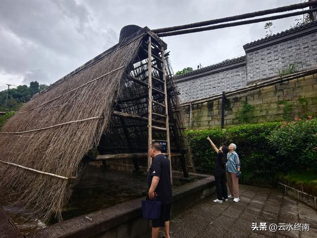 一天收入500多两银子，世界第一口1000米的深井，现还在产手工盐