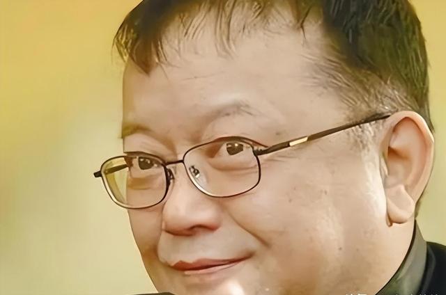 77 岁王刚的晚年：本以为有儿子能安度余生	，如今却为养子操劳不停